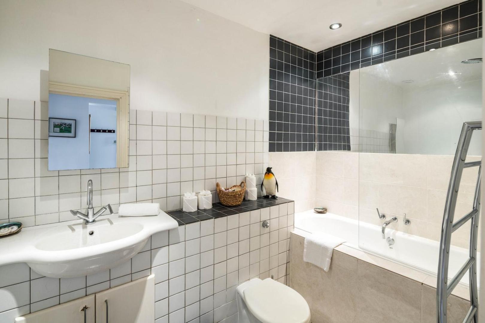 Elegant And Peaceful 2bd - Barons Court/london Apartment *